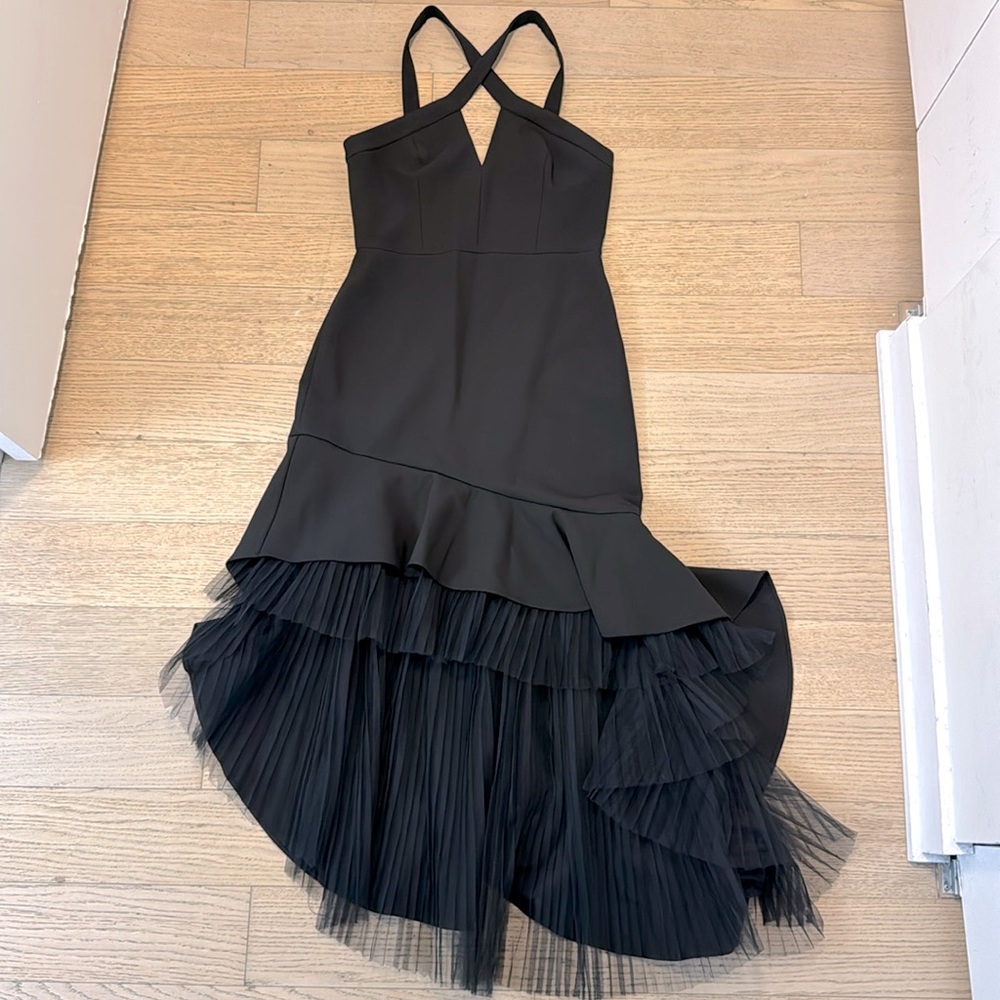 NWOT BCBGMaxAzria black halter neck gown, asymmetrical bottom w/pleated tulle 10